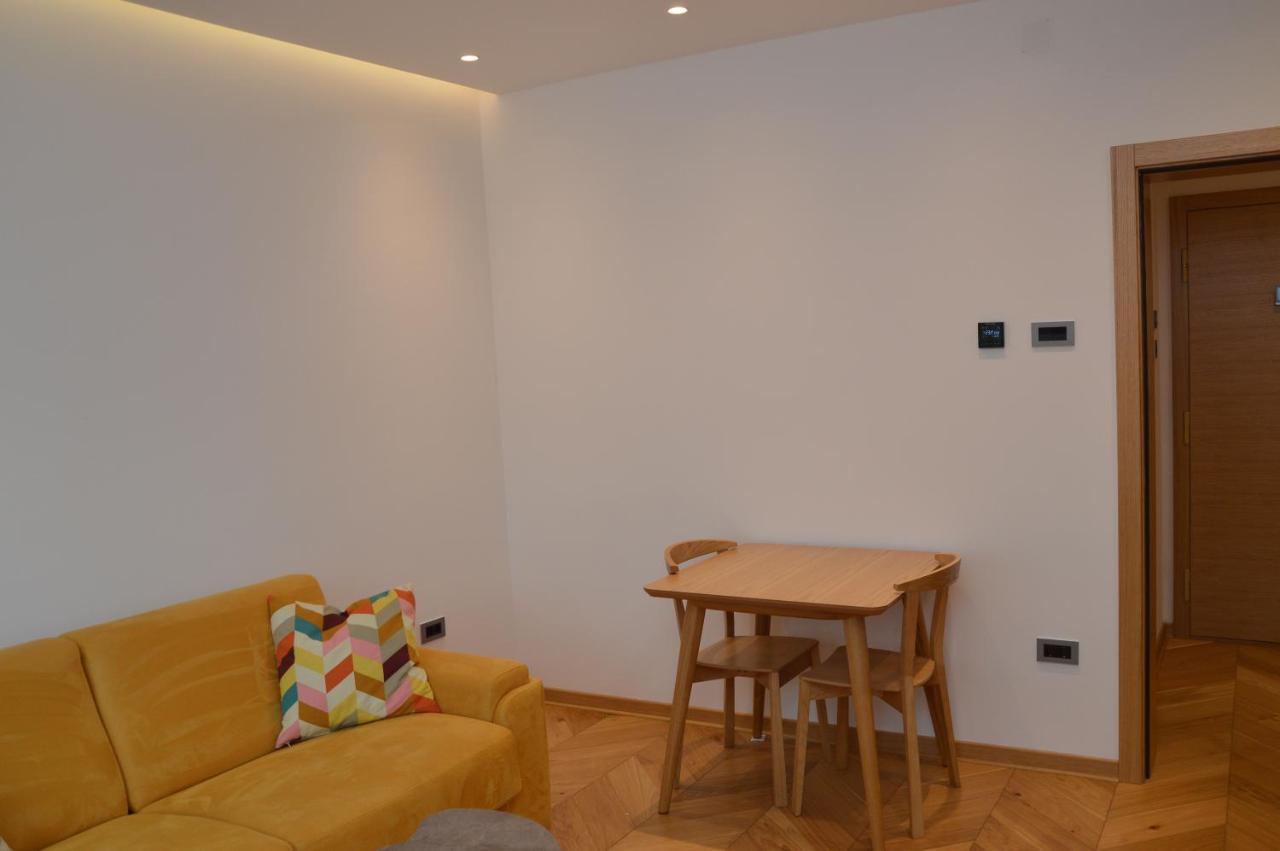 Unca Appartement Belgrado Buitenkant foto