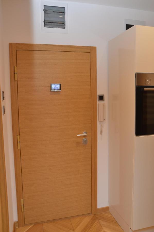 Unca Appartement Belgrado Buitenkant foto
